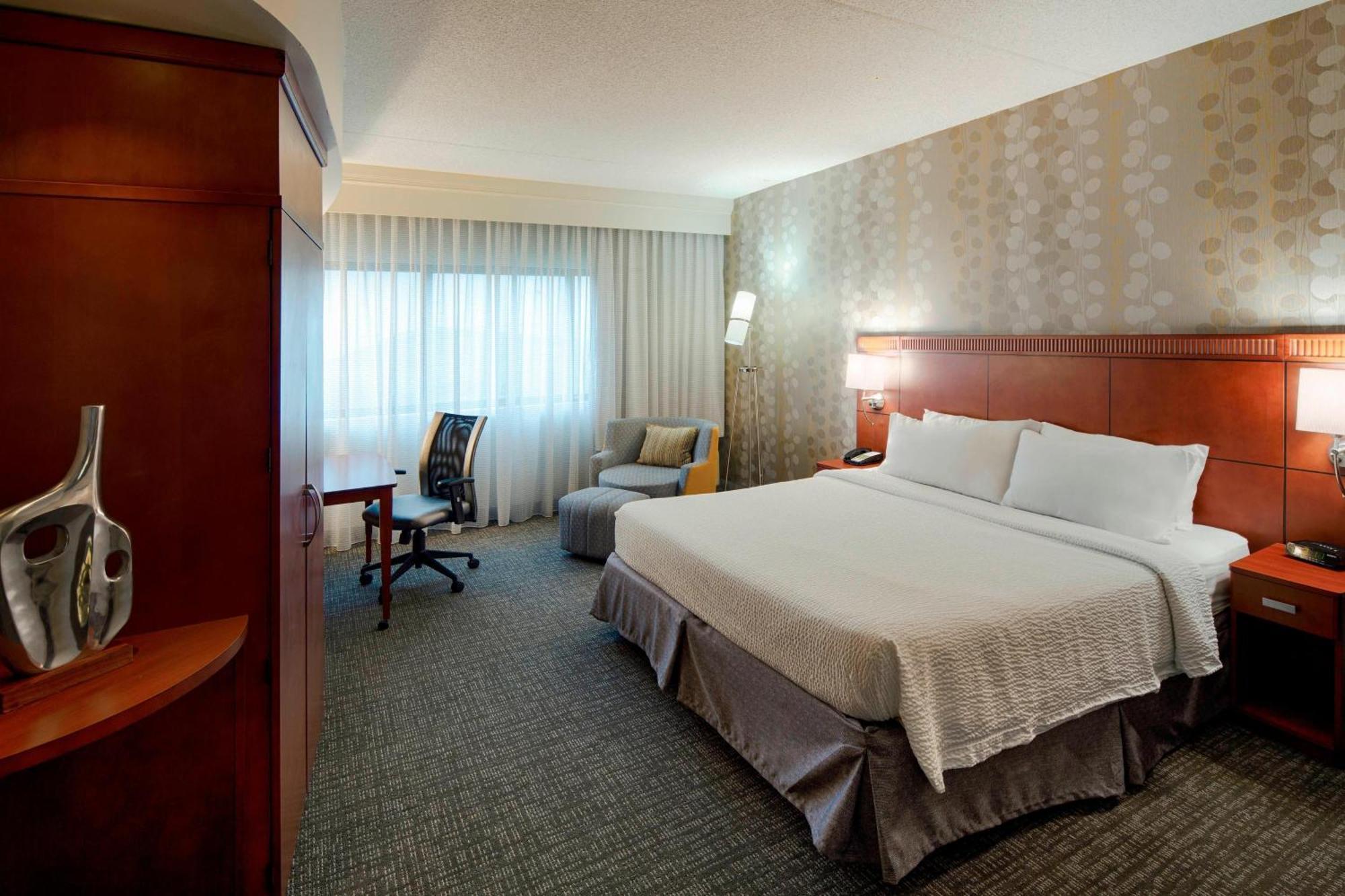 Hotel Courtyard By Marriott West/hilliard 3*