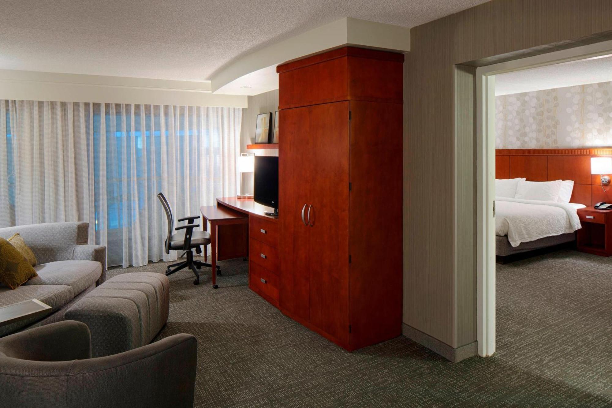 Courtyard By Marriott West/hilliard Hotel